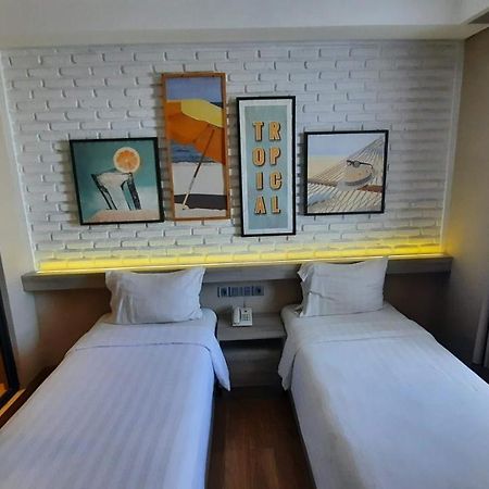 Expressia Hotel Макасар Экстерьер фото