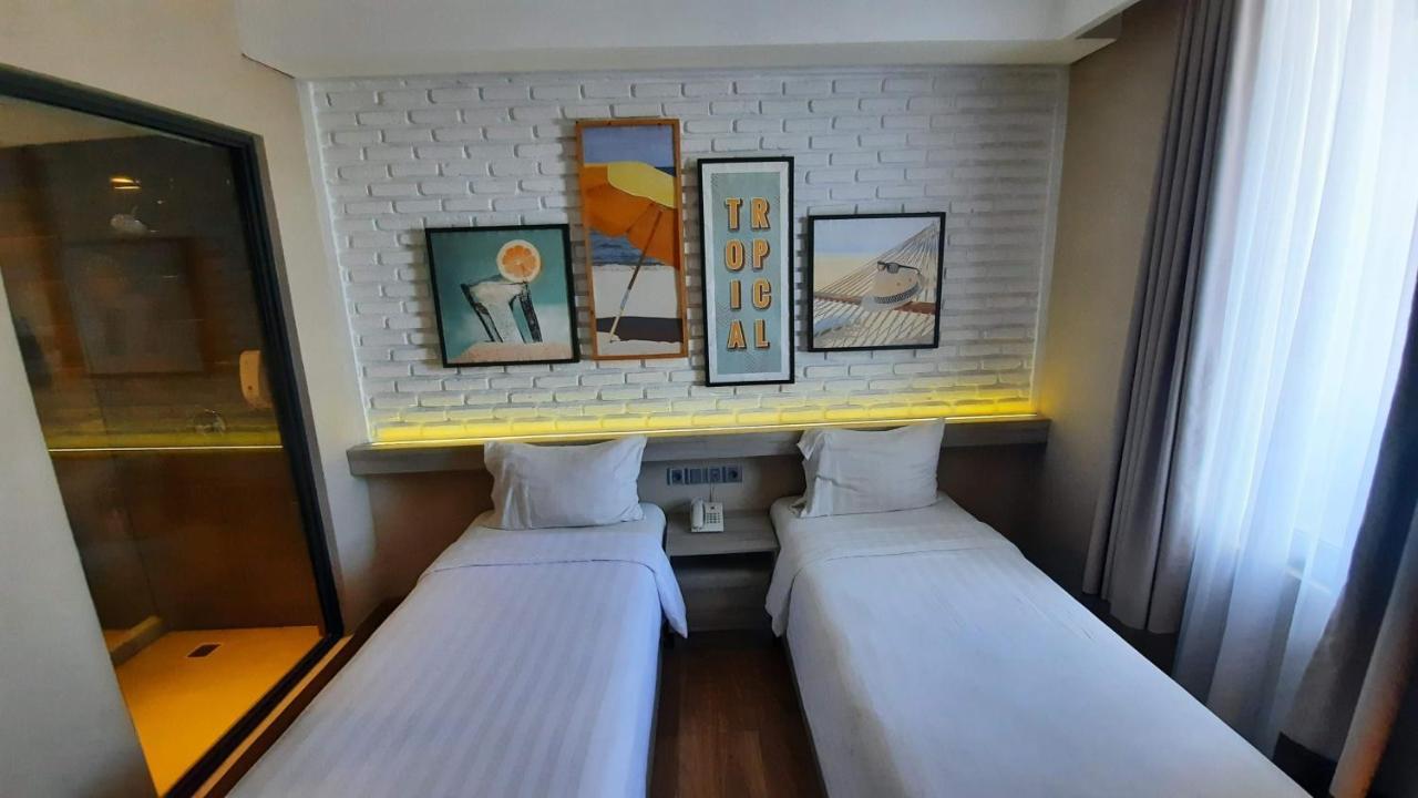 Expressia Hotel Макасар Экстерьер фото