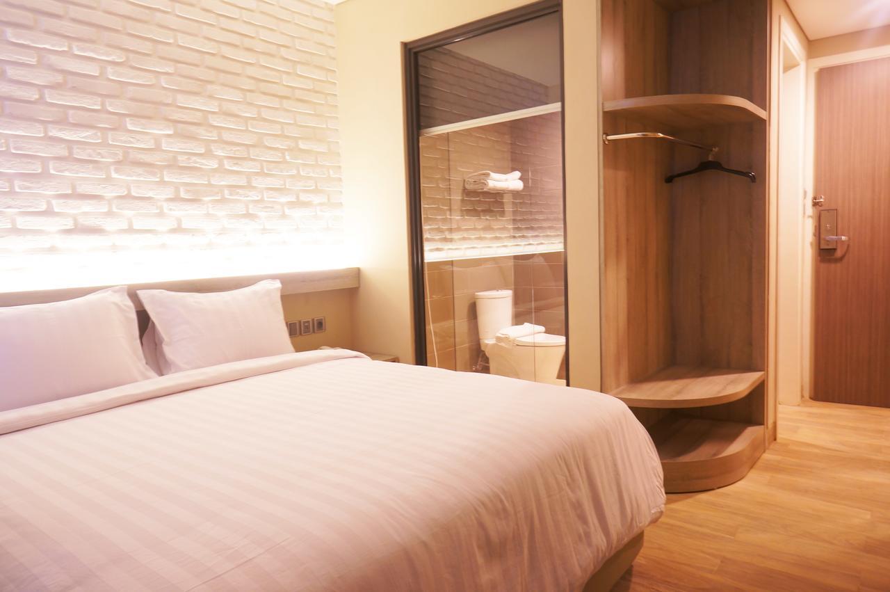 Expressia Hotel Макасар Экстерьер фото